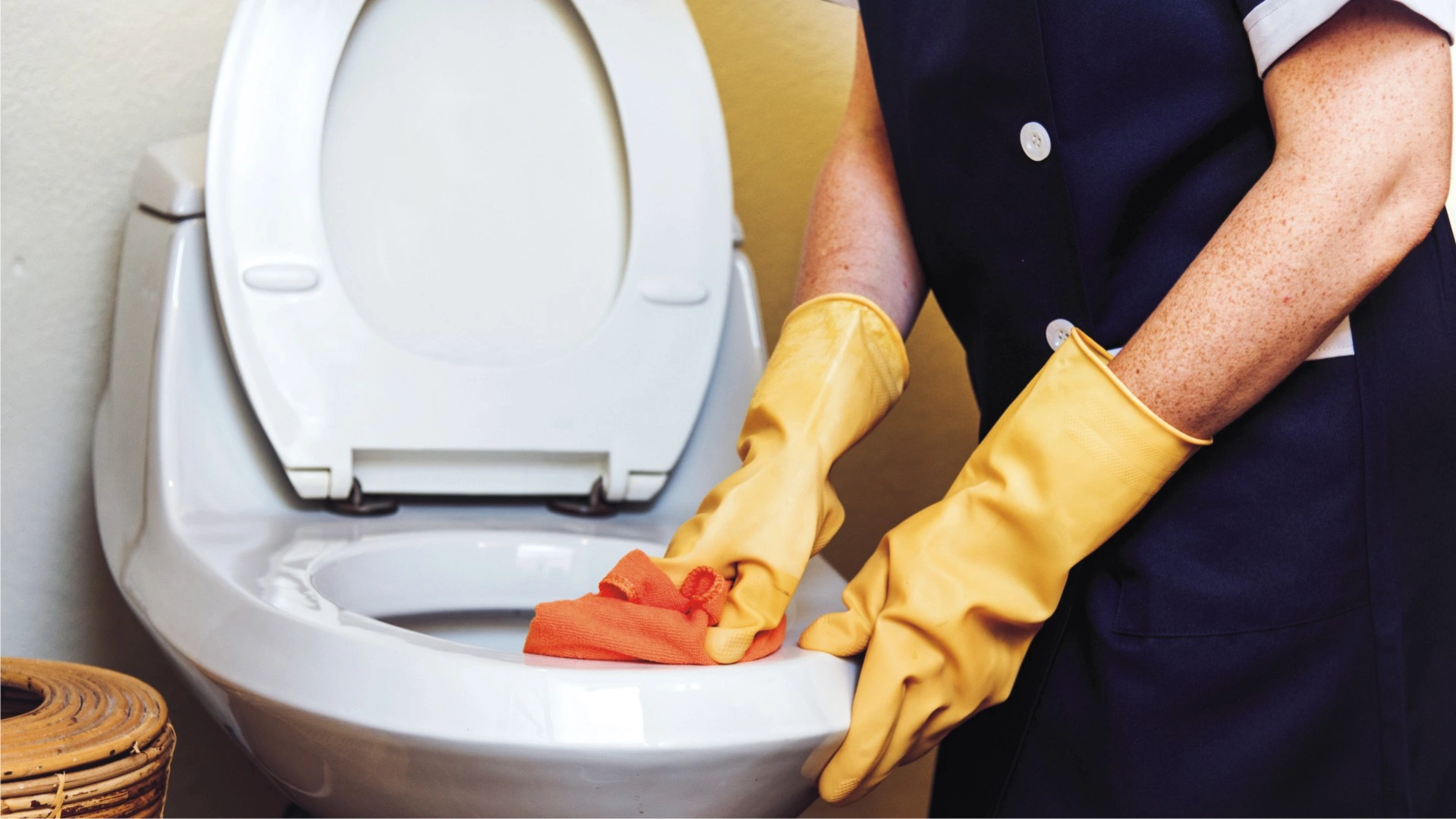 Bathroom Deep Cleaning
